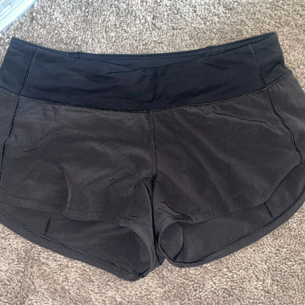 Black Lululemon speed up shorts size 4 2.5 inch